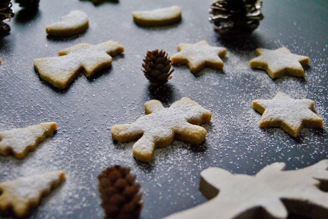 Weihnachtliche Ghee Plätzchen mit Safran