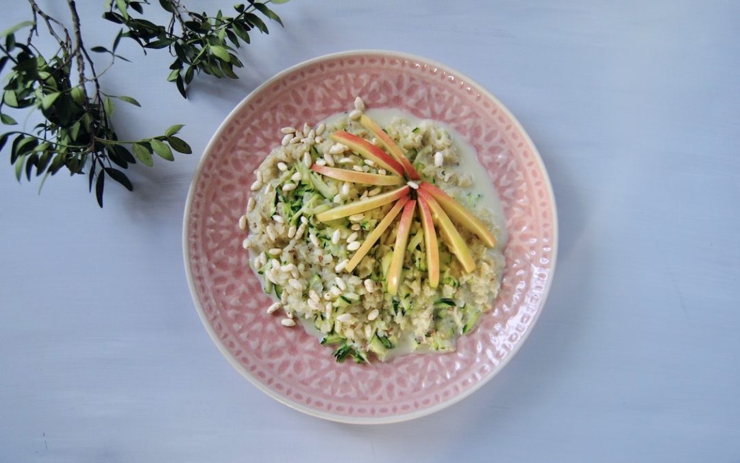 Ayurvedischer Zucchini Porridge mit Apfel
