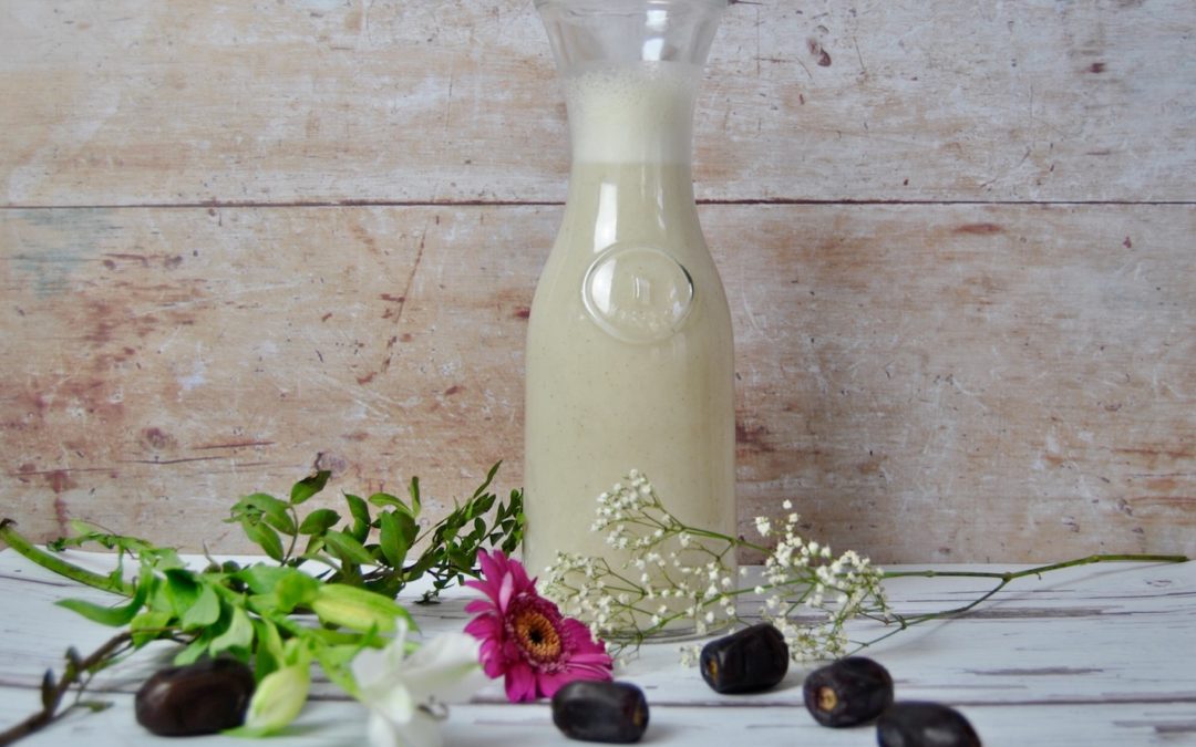 Selbstgemachte Reis Dattel Milch